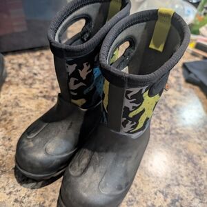 Kids Black and Green Camouflage Boots